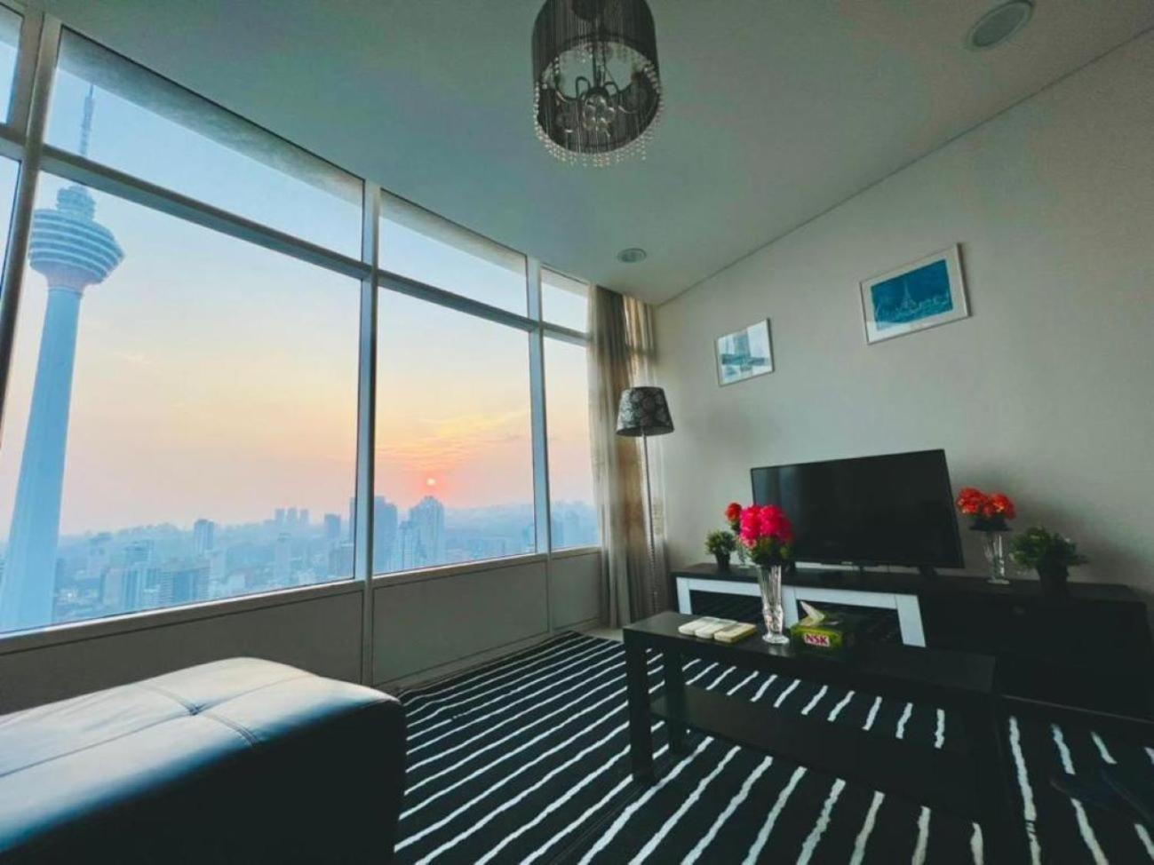 Vortex Suites Klcc By Moonlight Kuala Lumpur Exterior photo